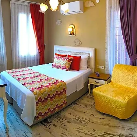 Viola (adults Only) Alacati